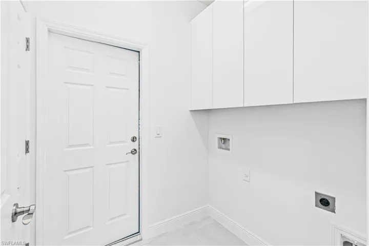 376 Cratsley Ave S, Lehigh Acres, Florida 33974