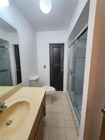 Guest bath that also to lanai for future pool bath.