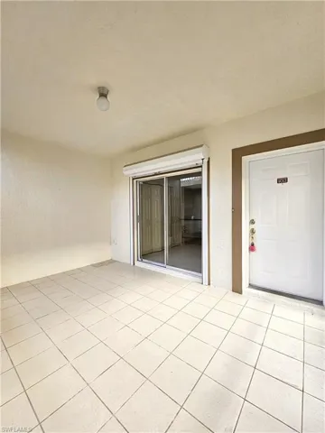6025  Chardonnay  LN, Naples, FL 34119