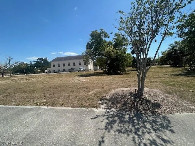 2756 Dr Martin Luther King Jr Blvd, Fort Myers Fl 33916
