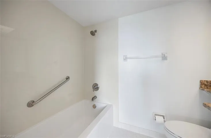 37 High Point Cir E 602, Naples, Florida 34103