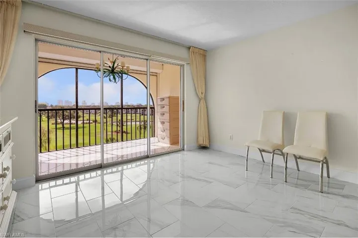 37 High Point Cir E 602, Naples, Florida 34103