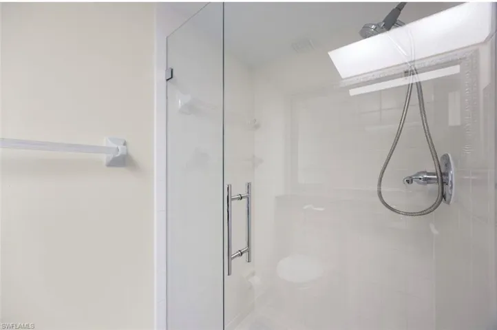37 High Point Cir E 602, Naples, Florida 34103