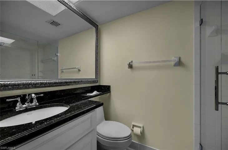 37 High Point Cir E 602, Naples, Florida 34103