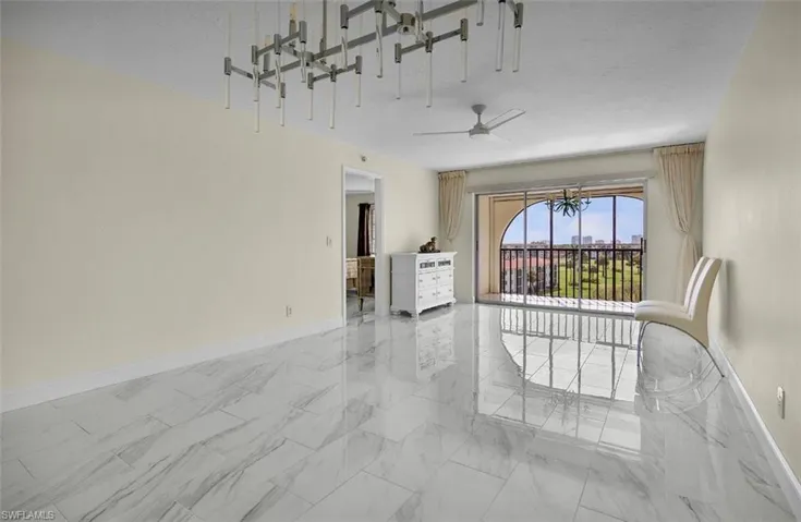 37 High Point Cir E 602, Naples, Florida 34103