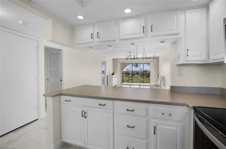 37 High Point Cir E 602, Naples, Florida 34103