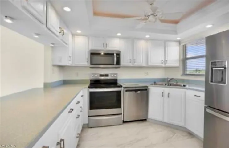37 High Point Cir E 602, Naples, Florida 34103