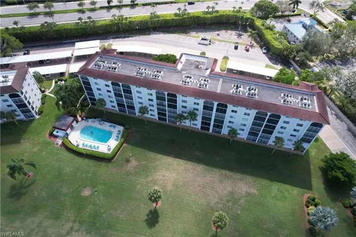 37 High Point Cir E 602, Naples, Florida 34103