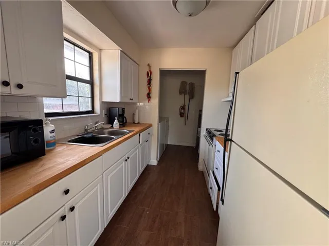 1825 Washburn Ave, Naples, Florida 34117