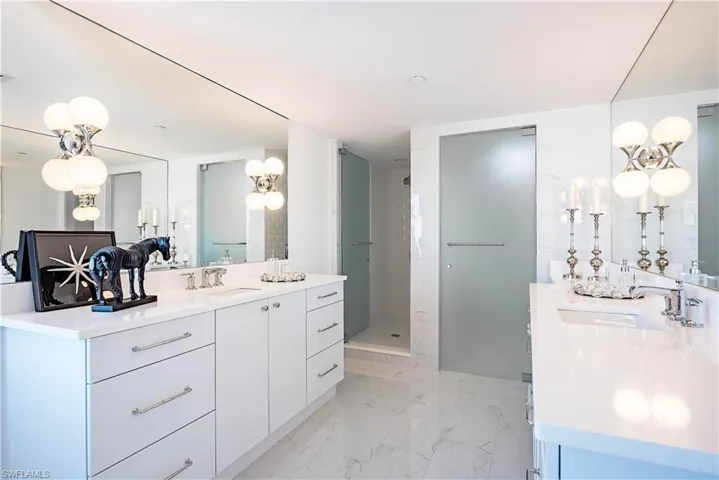 4021  Gulf Shore N BLVD, Naples, FL 34103