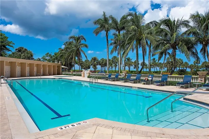 4021  Gulf Shore N BLVD, Naples, FL 34103