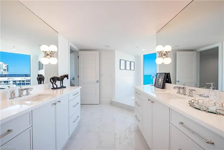 4021  Gulf Shore N BLVD, Naples, FL 34103
