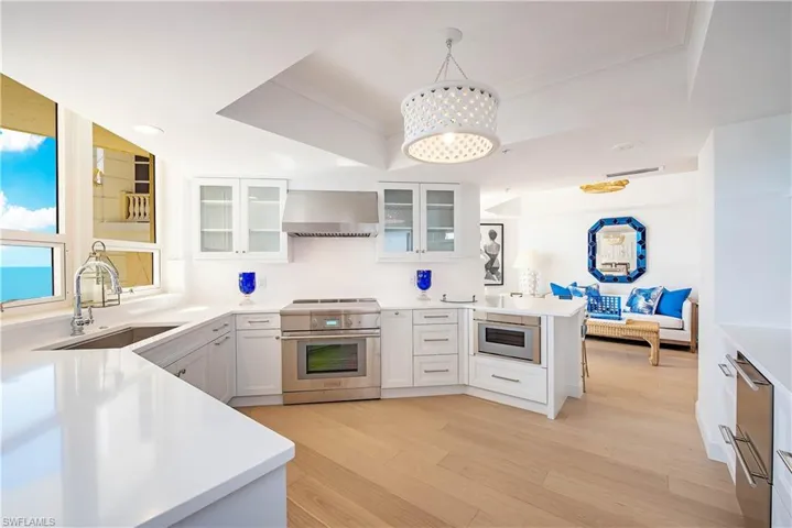 4021  Gulf Shore N BLVD, Naples, FL 34103