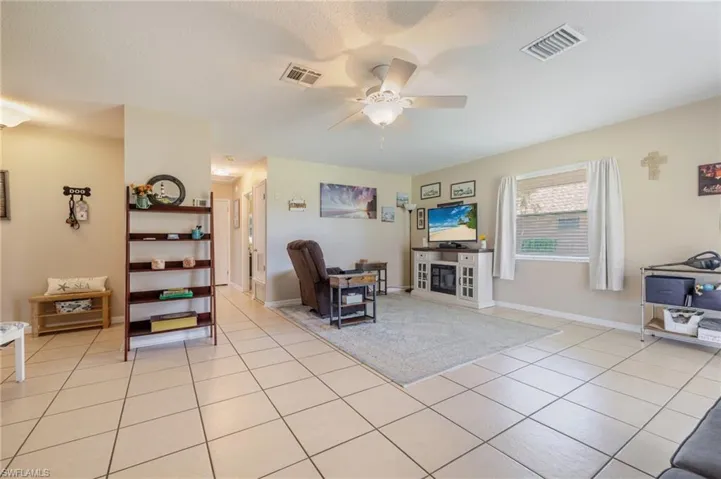 257 Briar Ct, Lehigh Acres, Florida 33936