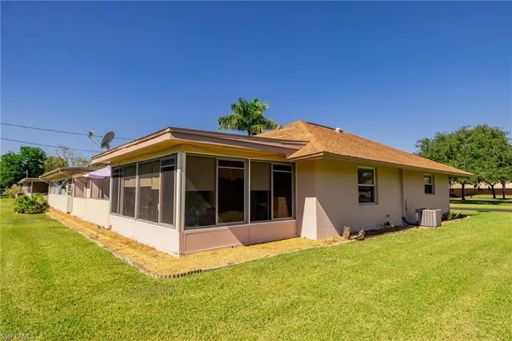 257 Briar Ct, Lehigh Acres, Florida 33936