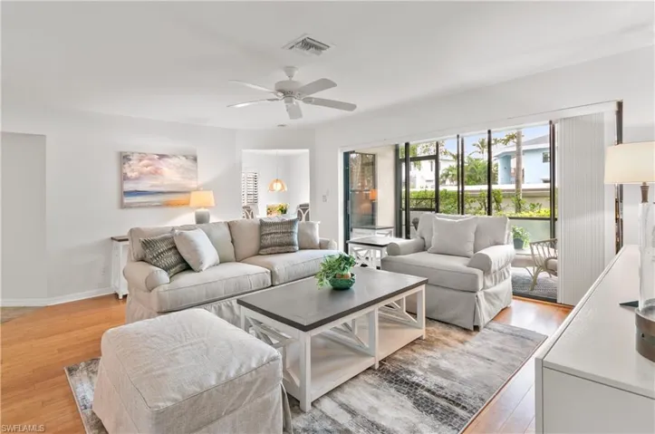 802  10th S AVE, Naples, FL 34102