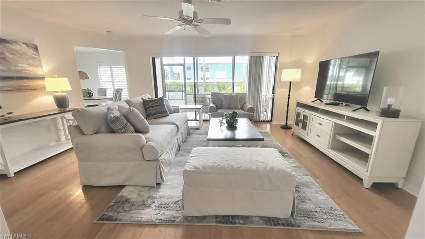 802  10th S AVE, Naples, FL 34102
