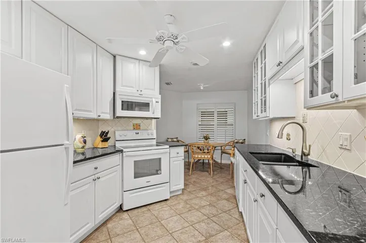 802  10th S AVE, Naples, FL 34102