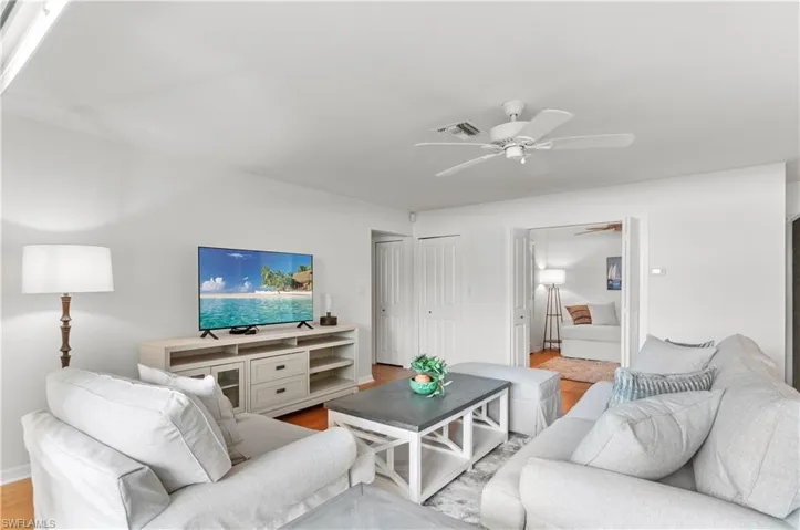 802  10th S AVE, Naples, FL 34102