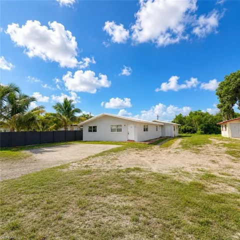 1572 Cypress Dr, Fort Myers, Florida 33907