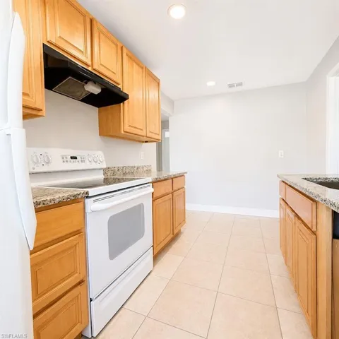 1572 Cypress Dr, Fort Myers, Florida 33907