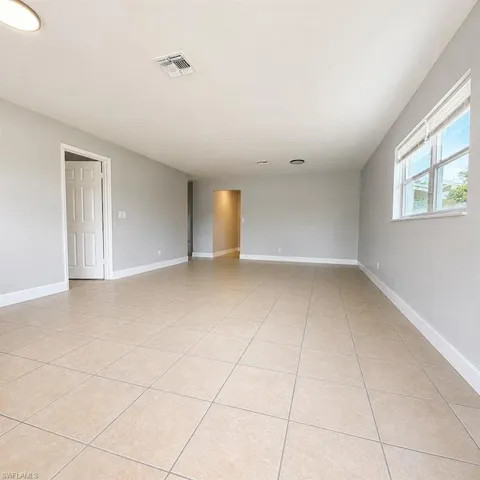 1572 Cypress Dr, Fort Myers, Florida 33907