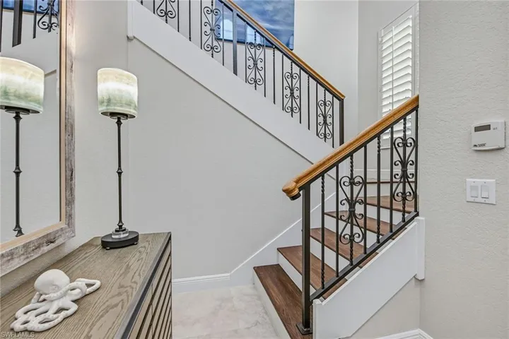 3053 Aviamar Cir 203, Naples, Florida 34114