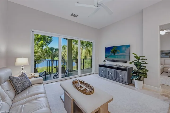 3053 Aviamar Cir 203, Naples, Florida 34114