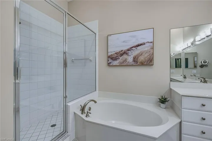 3053 Aviamar Cir 203, Naples, Florida 34114