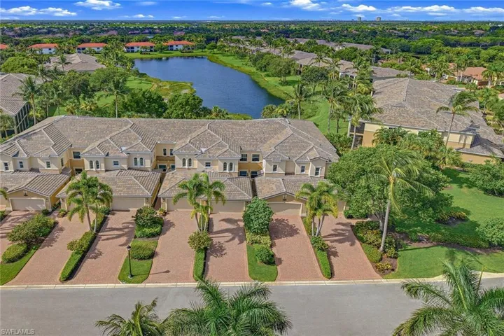 3053 Aviamar Cir 203, Naples, Florida 34114