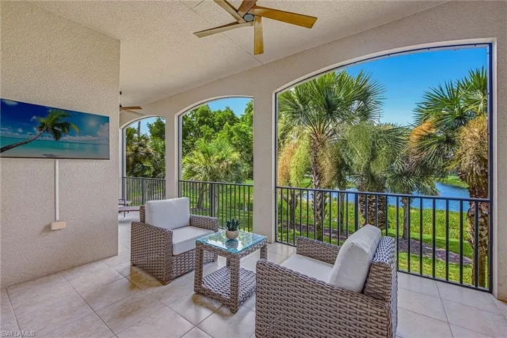 3053 Aviamar Cir 203, Naples, Florida 34114