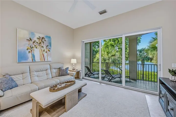3053 Aviamar Cir 203, Naples, Florida 34114
