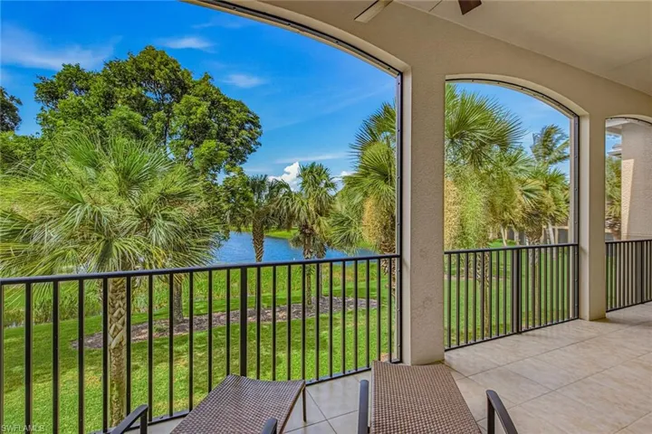 3053 Aviamar Cir 203, Naples, Florida 34114