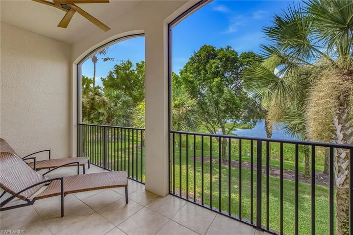 3053 Aviamar Cir 203, Naples, Florida 34114