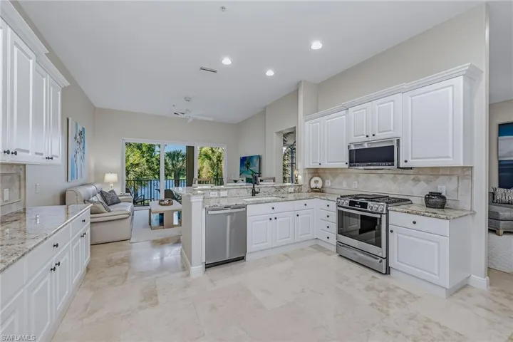 3053 Aviamar Cir 203, Naples, Florida 34114