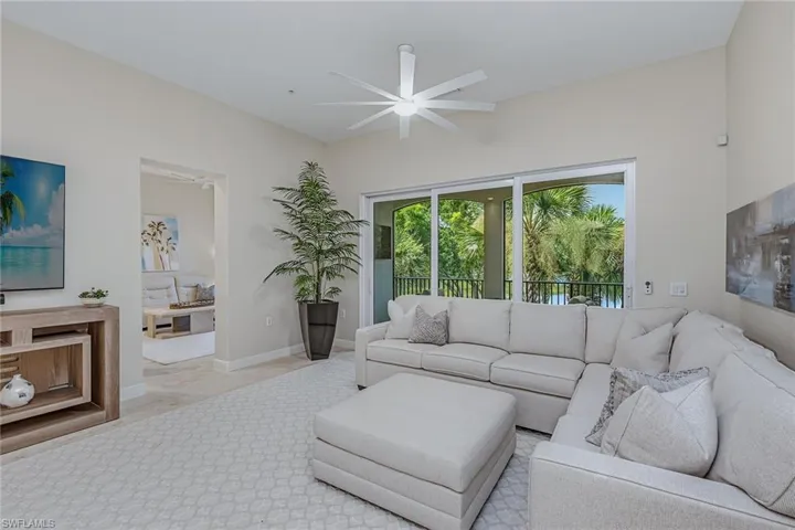 3053 Aviamar Cir 203, Naples, Florida 34114