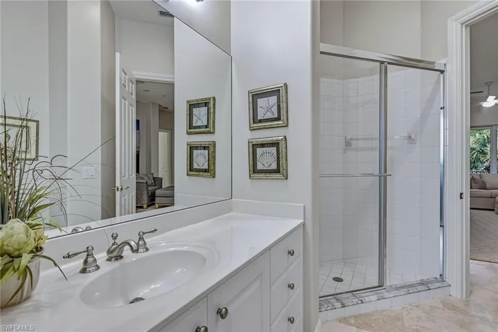 3053 Aviamar Cir 203, Naples, Florida 34114