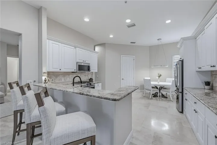 3053 Aviamar Cir 203, Naples, Florida 34114