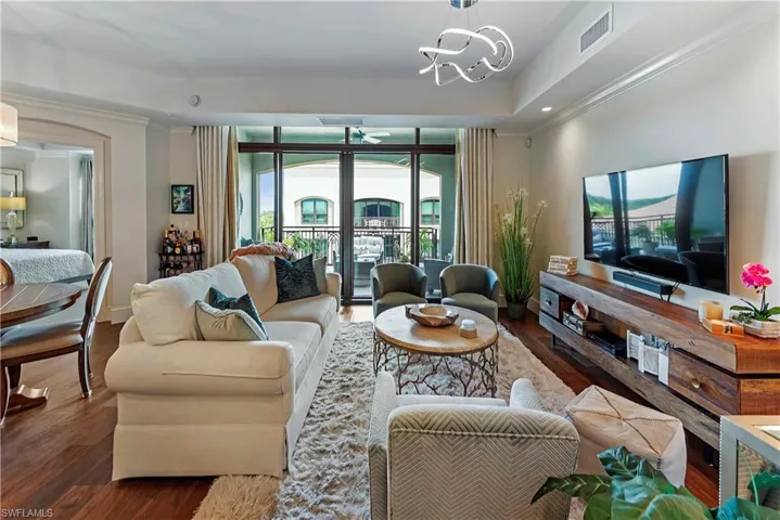 9115  Strada  PL, Naples, FL 34108