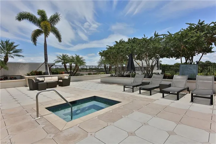 9115  Strada  PL, Naples, FL 34108