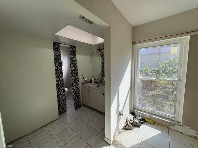 1124 NW 1st  PL, Cape Coral, FL 33993