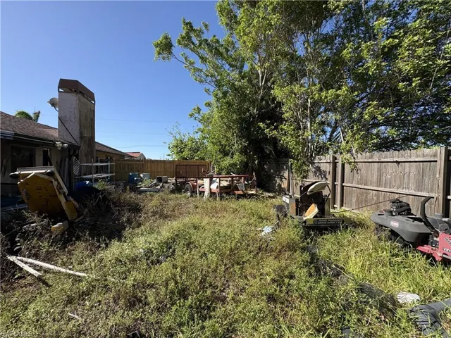 1124 NW 1st  PL, Cape Coral, FL 33993