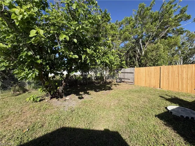 1124 NW 1st  PL, Cape Coral, FL 33993