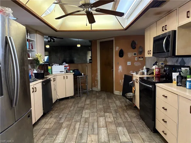 1124 NW 1st  PL, Cape Coral, FL 33993
