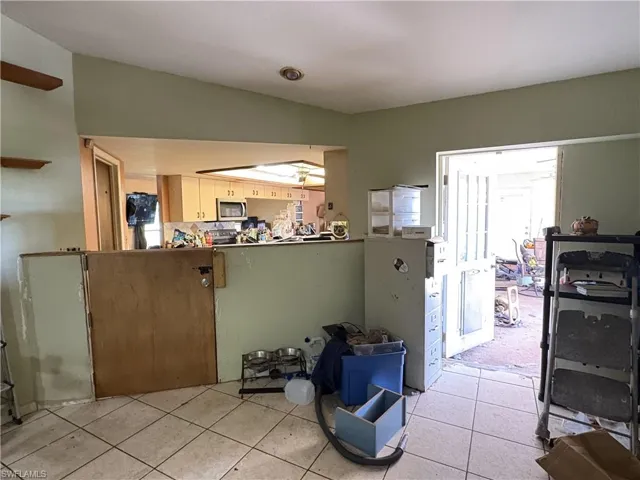 1124 NW 1st  PL, Cape Coral, FL 33993