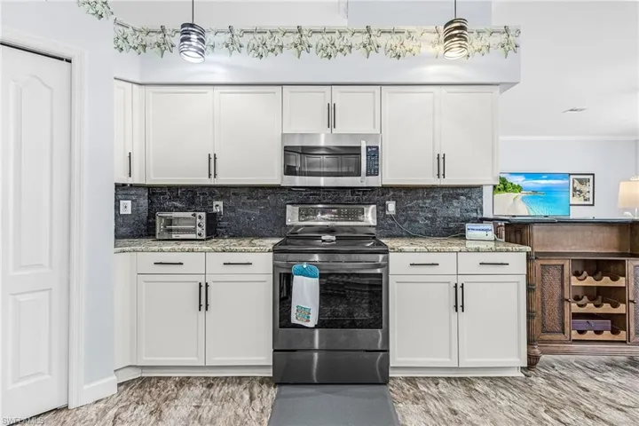 9237 Lanthorn Way, Estero, Florida 33928