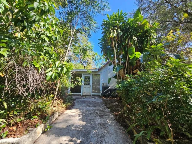 377  20th NW AVE, Naples, FL 34120