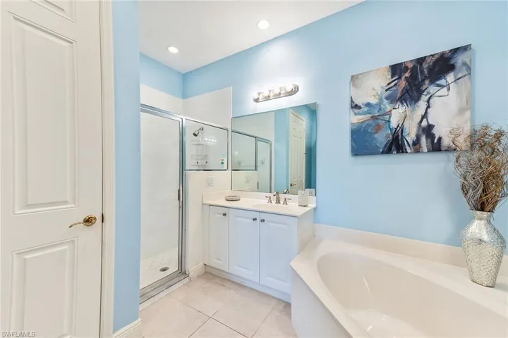 9275 Museo Cir # 103, Naples, Florida 34114