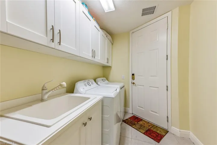 9275 Museo Cir # 103, Naples, Florida 34114