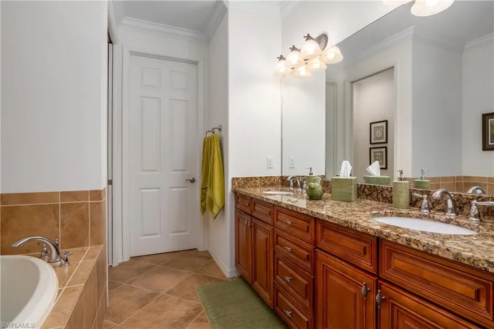8965  Malibu  LN, Naples, FL 34113